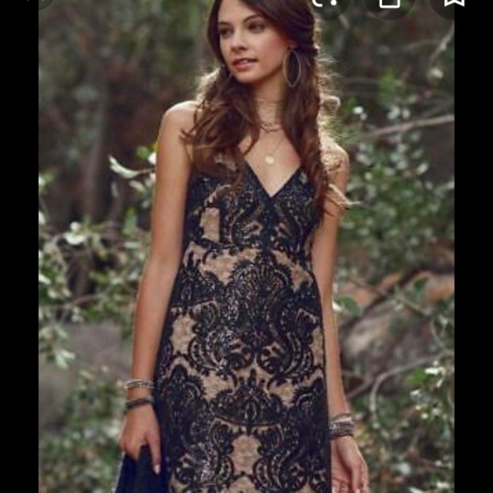 Altar’d State Black Lace Kayann Mini Dress V-Neck Sequin Nude Lining Size Small - Picture 16 of 16